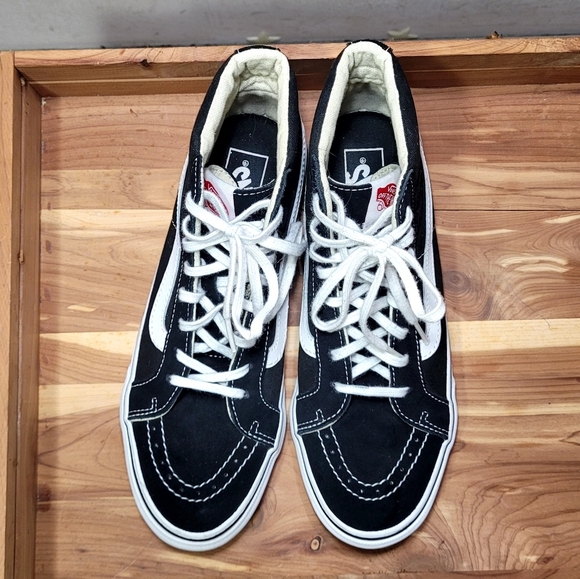 Vans Sk8-Hi sneakers in the classic Black/White color HIGH TOPS WMNS 8.5/MENS 7 - Picture 7 of 16